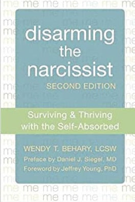 Book cover of 'Disarming the Narcissist' with a light blue and white color scheme.
