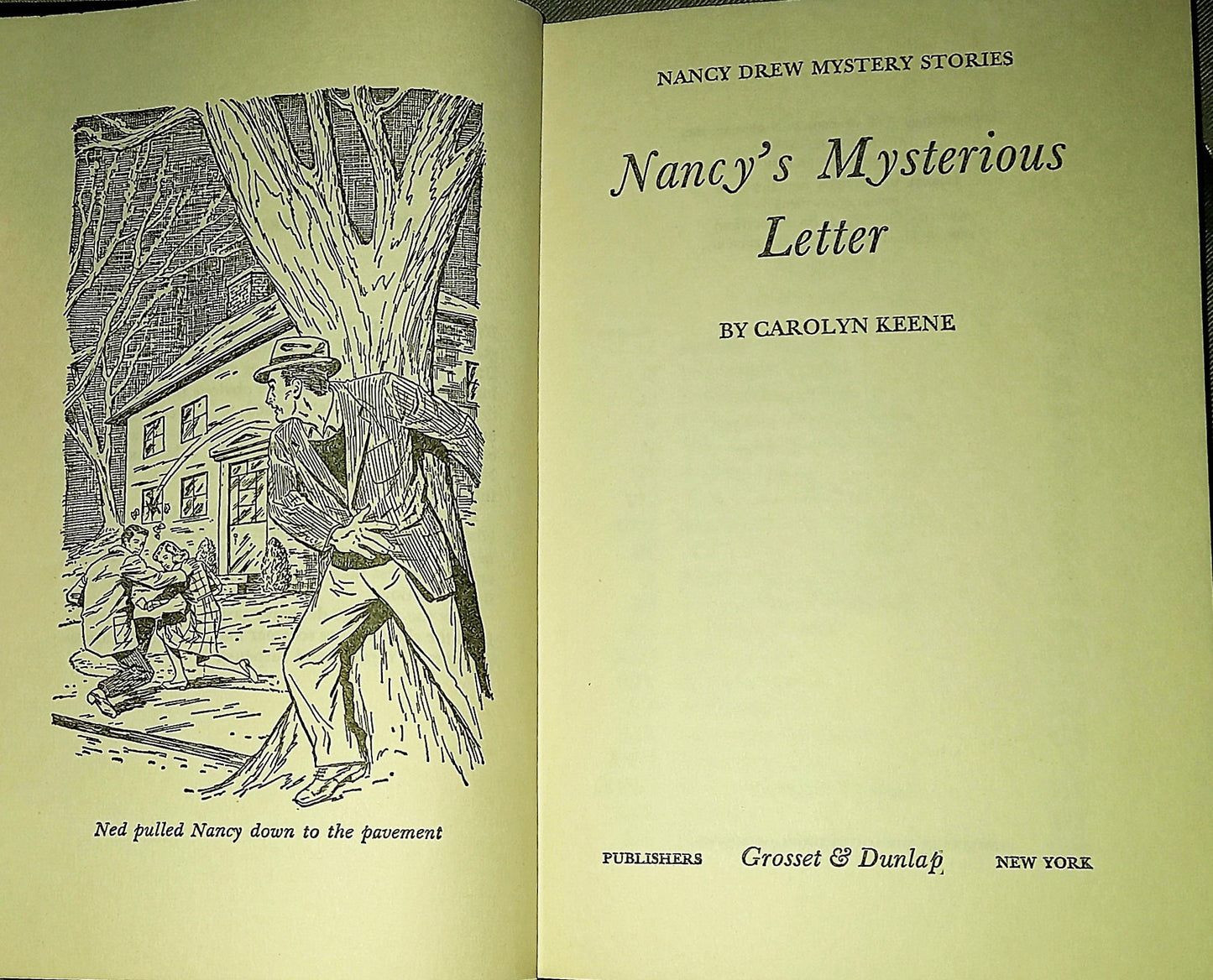 Nancy's Mysterious Letter by Carolyn Keene