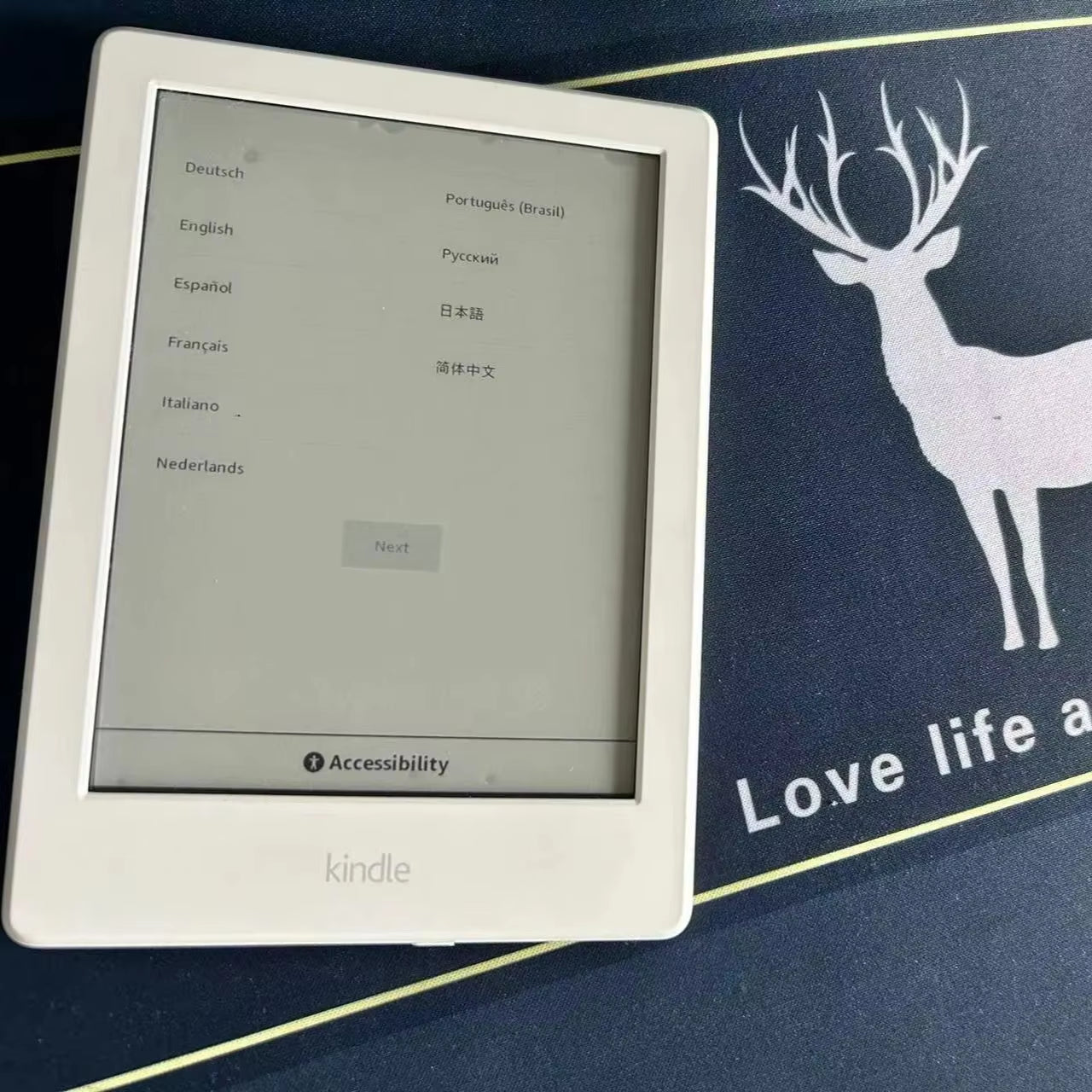 Kindle e-Book Touch Screen e-Reader e-Ink Pearl Display Amazon Kindle