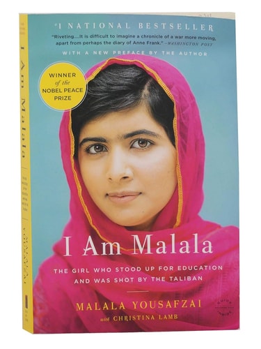 Book cover of 'I Am Malala' with a portrait of Malala Yousafzai on a blue background
